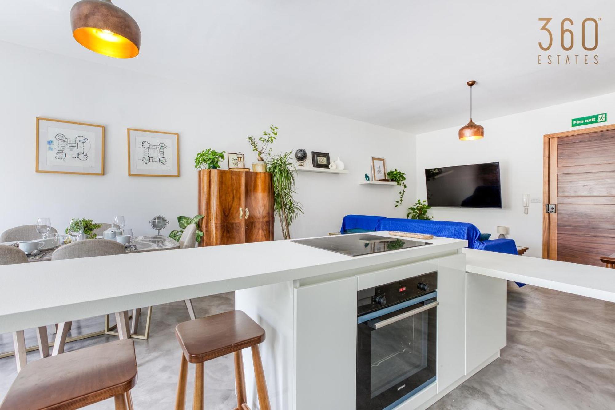 Designer 1br With Private Balcony In By 360 Estates *