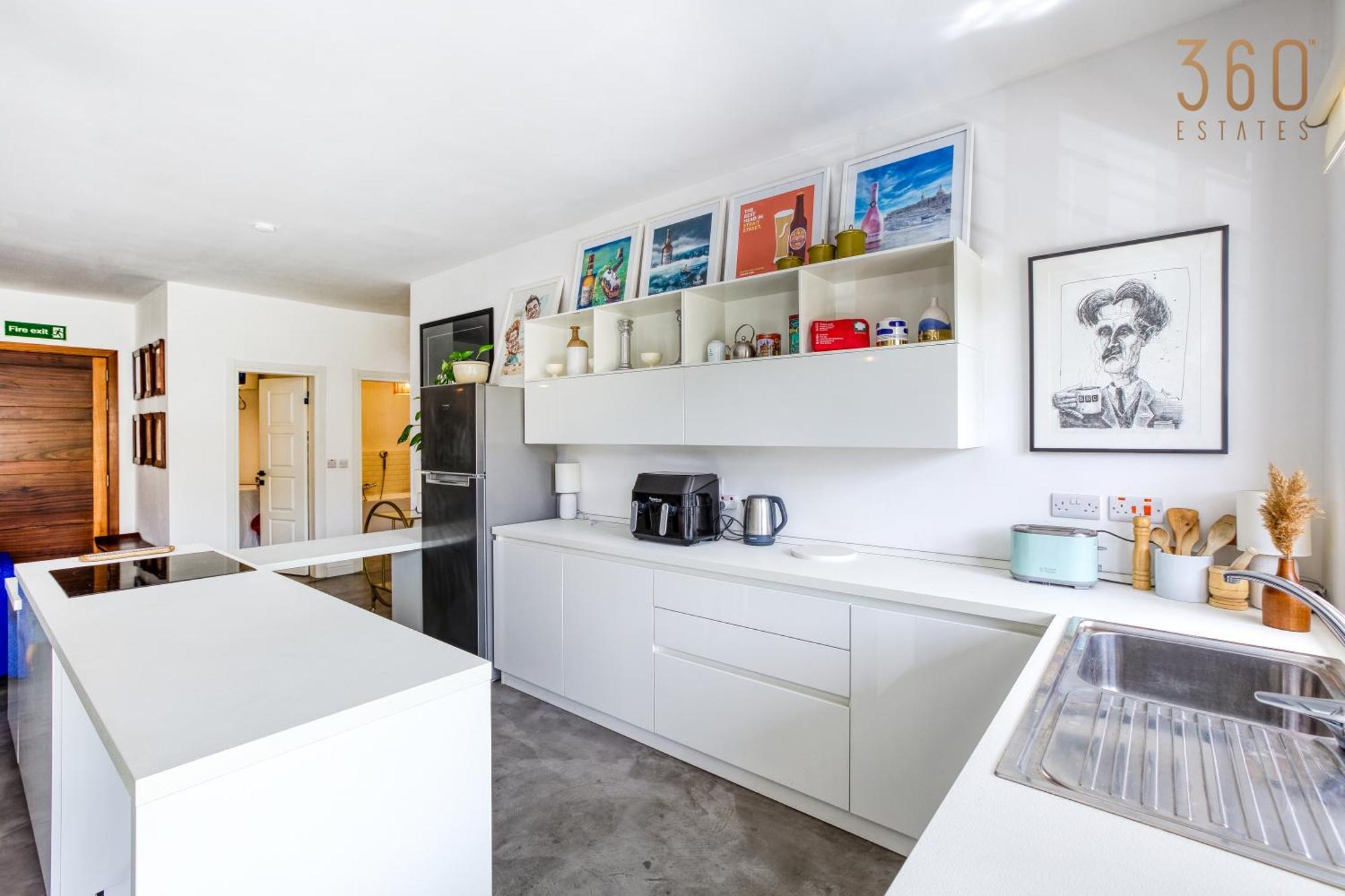 Designer 1br With Private Balcony In By 360 Estates Apartment *