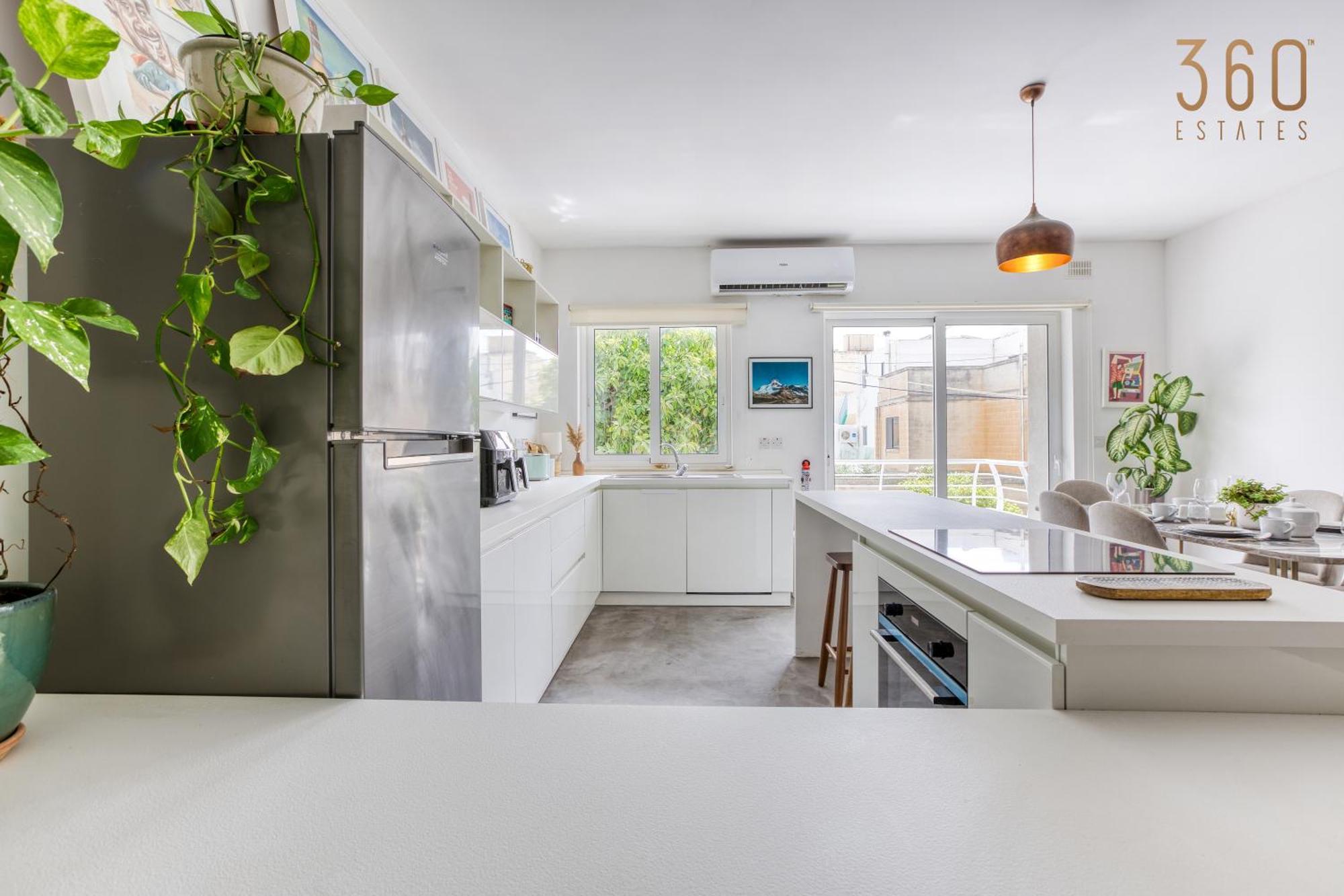 Designer 1br With Private Balcony In By 360 Estates *