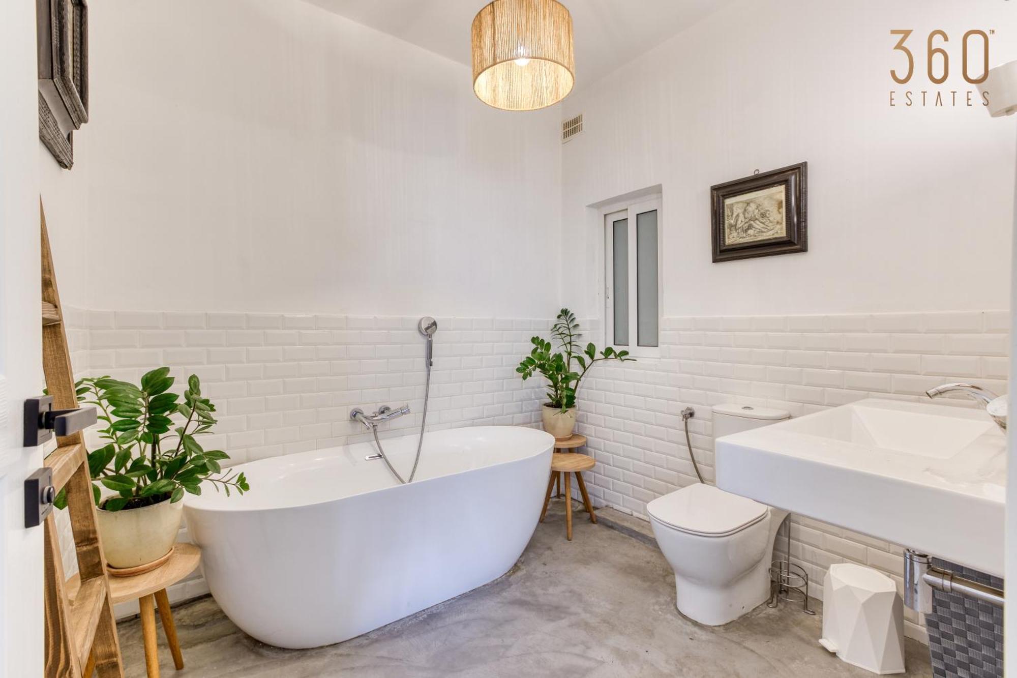 Apartment Designer 1br With Private Balcony In By 360 Estates *