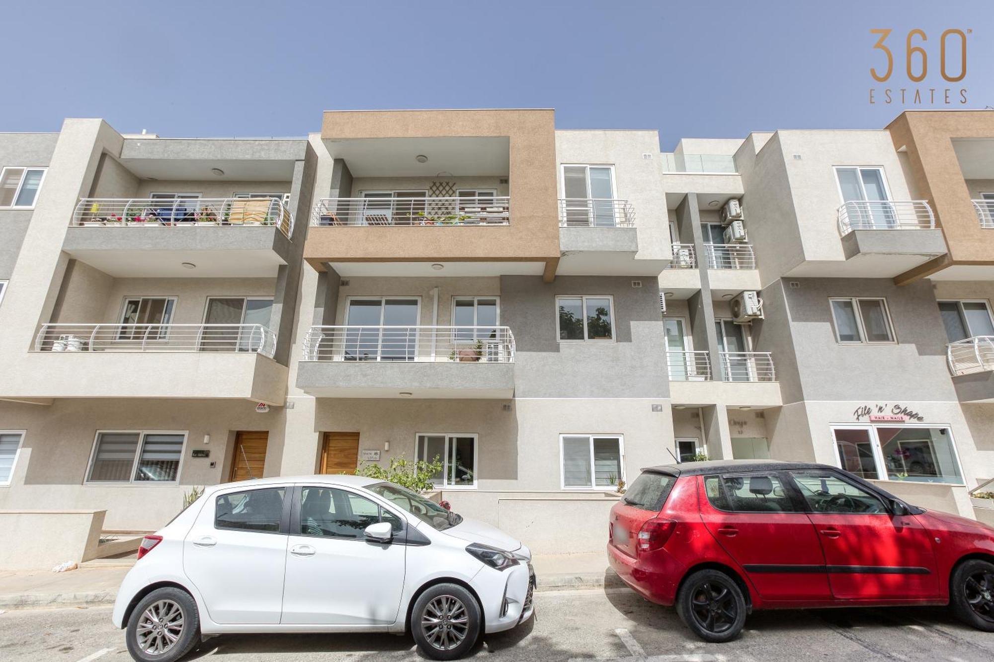 Designer 1br With Private Balcony In By 360 Estates * Gharghur