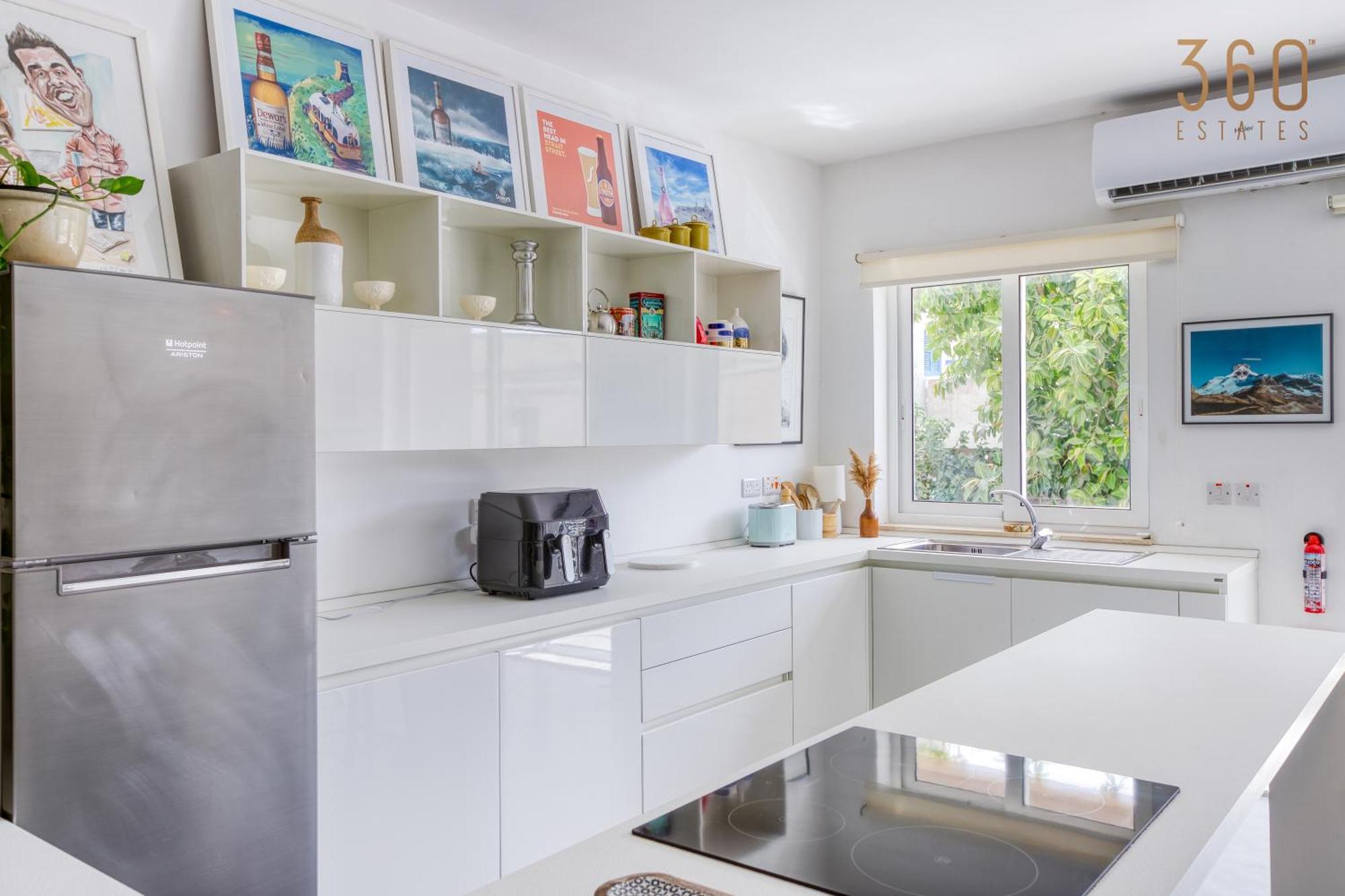 Designer 1br With Private Balcony In By 360 Estates